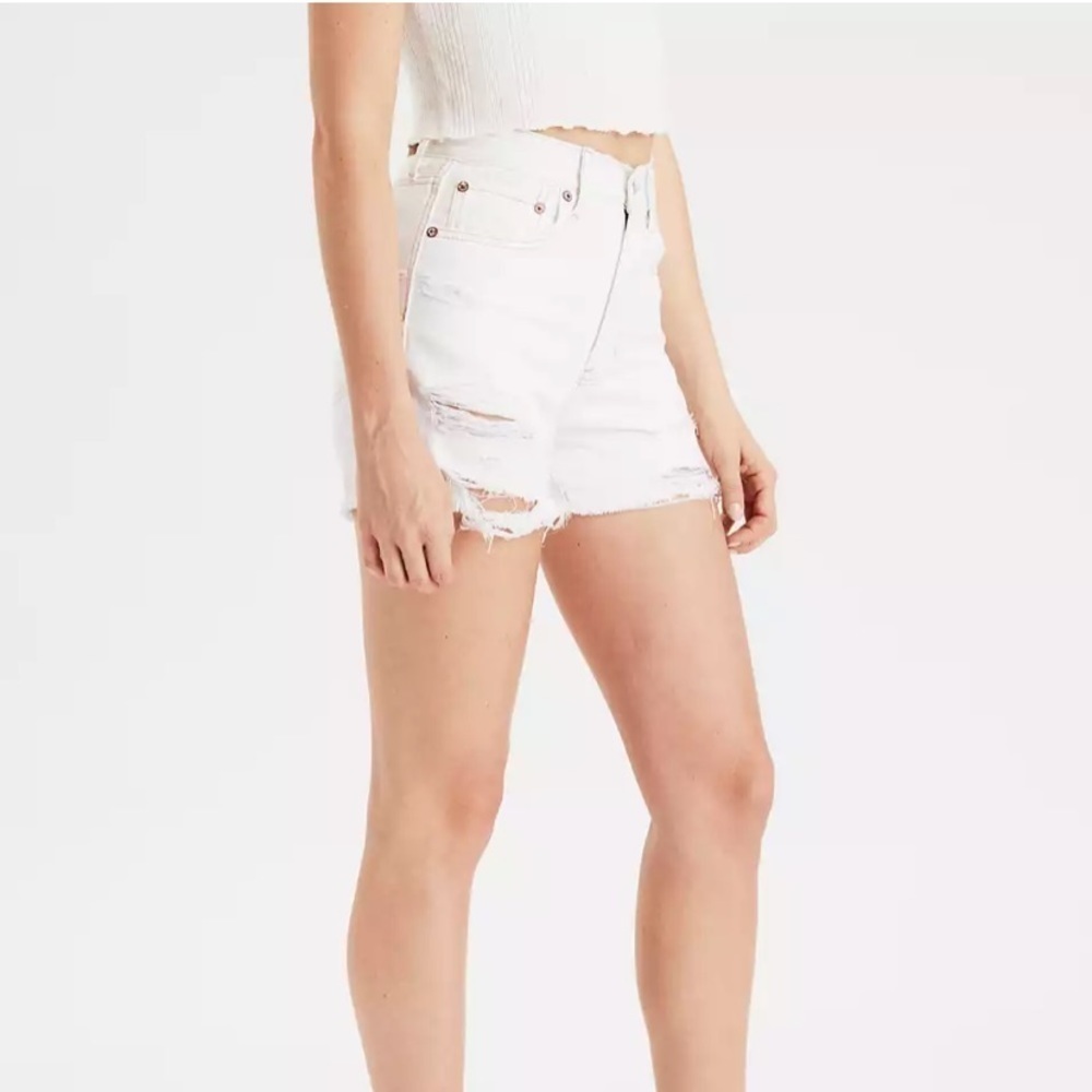 American Eagle White 90s Boyfriend Shorts - Picture 3 of 7